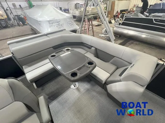 Slide: The Image of Princecraft 21 Sportfisher 2-S Pontoon & Mercury 4-Stroke EFI 2025 - 19
