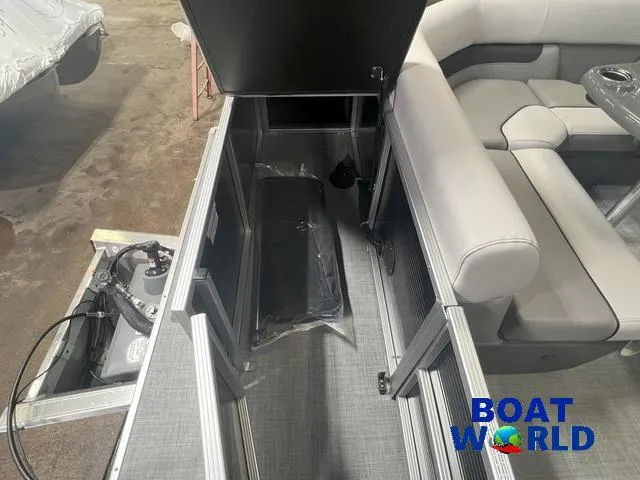 Slide: The Image of Princecraft 21 Sportfisher 2-S Pontoon & Mercury 4-Stroke EFI 2025 - 22