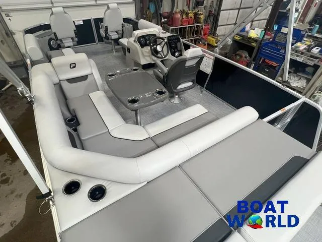Slide: The Image of Princecraft 21 Sportfisher 2-S Pontoon & Mercury 4-Stroke EFI 2025 - 24