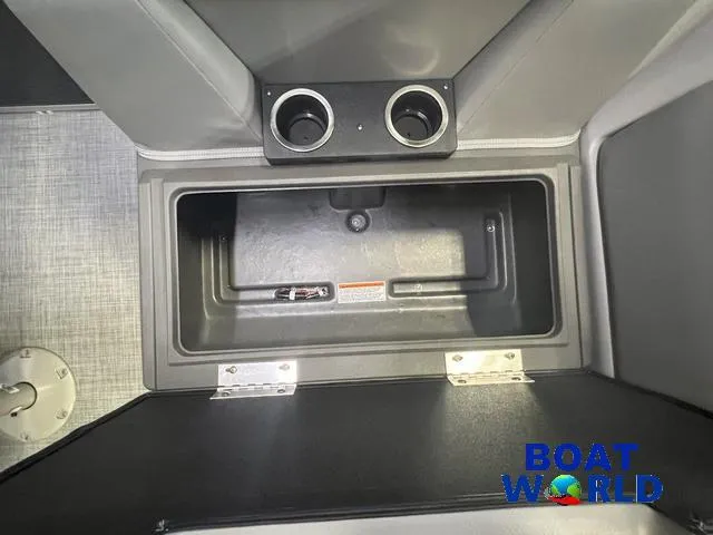 Slide: The Image of Princecraft 21 Sportfisher 2-S Pontoon & Mercury 4-Stroke EFI 2025 - 27