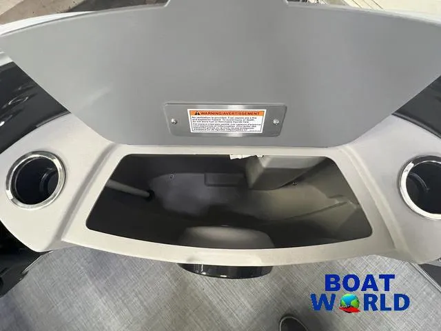 Slide: The Image of Princecraft 21 Sportfisher 2-S Pontoon & Mercury 4-Stroke EFI 2025 - 29