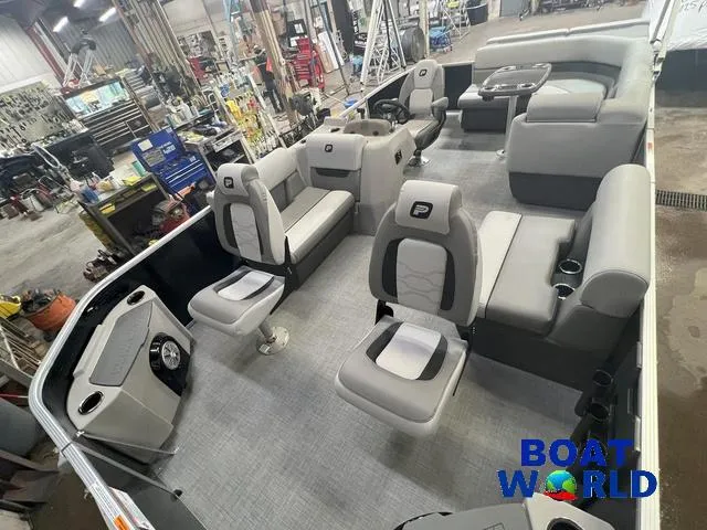 Slide: The Image of Princecraft 21 Sportfisher 2-S Pontoon & Mercury 4-Stroke EFI 2025 - 31