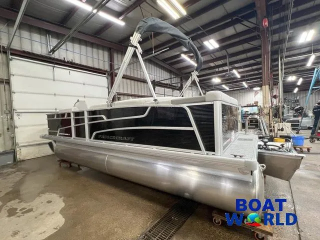 Slide: The Image of Princecraft 21 Sportfisher 2-S Pontoon & Mercury 4-Stroke EFI 2025 - 33