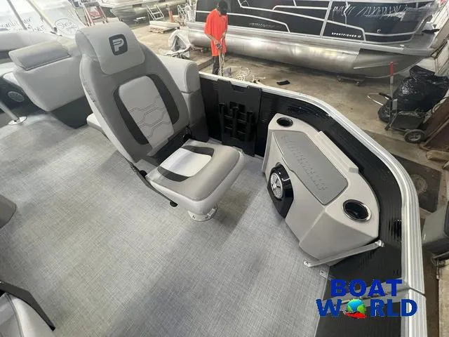 Slide: The Image of Princecraft 21 Sportfisher 2-S Pontoon & Mercury 4-Stroke EFI 2025 - 8