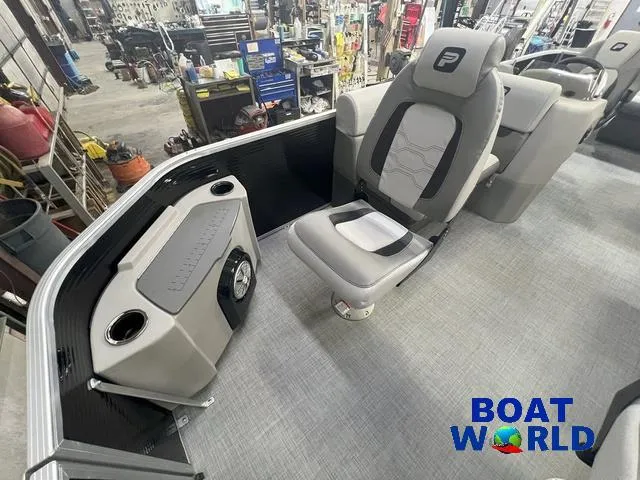 Slide: The Image of Princecraft 21 Sportfisher 2-S Pontoon & Mercury 4-Stroke EFI 2025 - 9