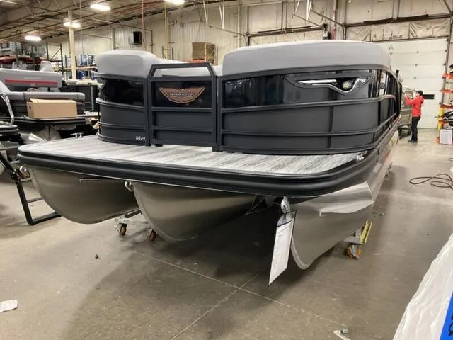 Slide: The Image of Bennington M Quad Bench 24 MFB Tritoon 2025 - 3