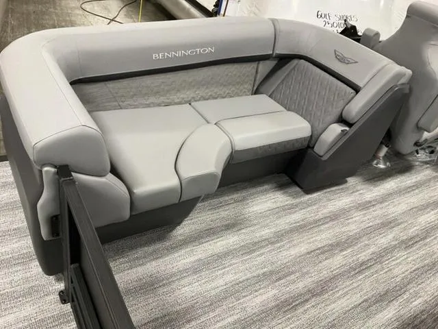 Slide: The Image of Bennington M Quad Bench 24 MFB Tritoon 2025 - 6