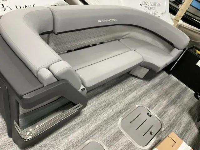 Slide: The Image of Bennington M Quad Bench 24 MFB Tritoon 2025 - 7