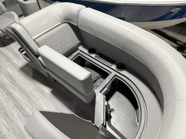 Slide: The Image of Bennington M Quad Bench 22 MFB Tritoon 2025 - 11