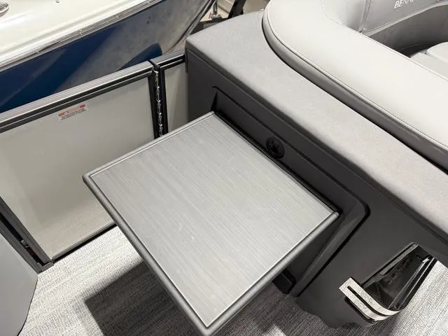 Slide: The Image of Bennington M Quad Bench 22 MFB Tritoon 2025 - 15