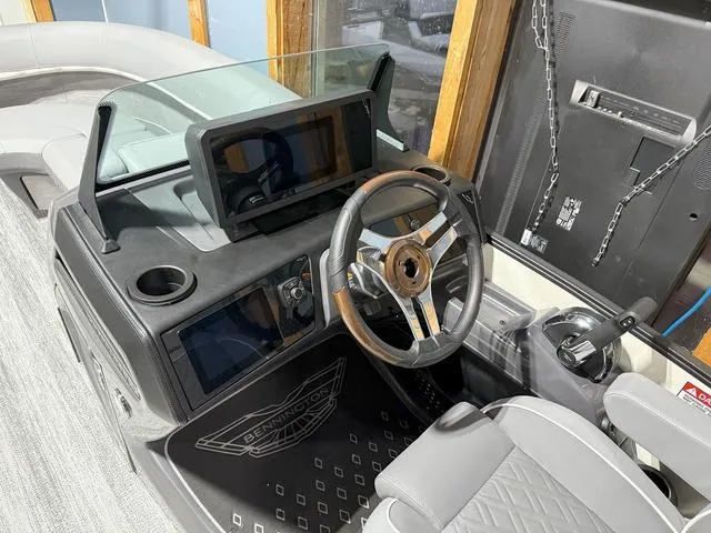 Slide: The Image of Bennington M Quad Bench 22 MFB Tritoon 2025 - 19