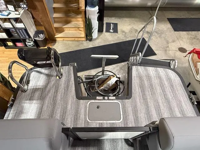 Slide: The Image of Bennington M Quad Bench 22 MFB Tritoon 2025 - 26