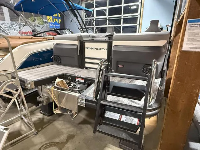 Slide: The Image of Bennington M Quad Bench 22 MFB Tritoon 2025 - 27