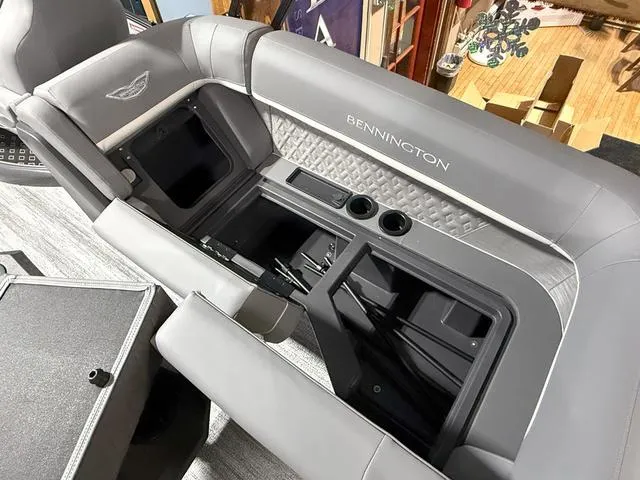 Slide: The Image of Bennington M Quad Bench 22 MFB Tritoon 2025 - 23