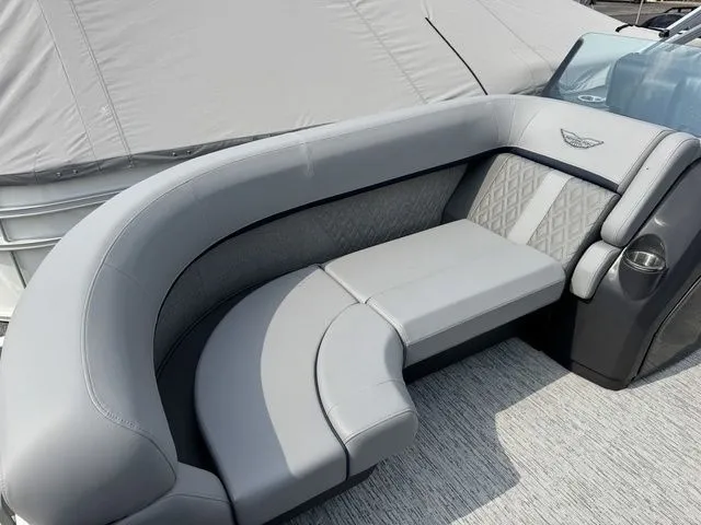 Slide: The Image of Bennington M Quad Bench 22 MFB Tritoon 2025 - 6