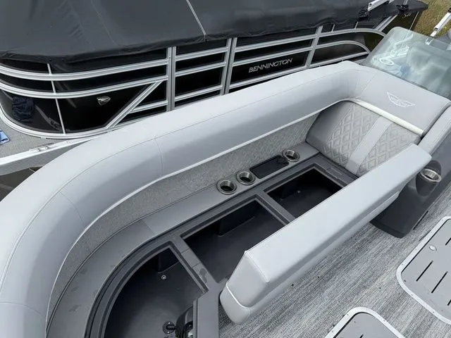 Slide: The Image of Bennington M Quad Bench 24 MFB Tritoon 2025 - 7