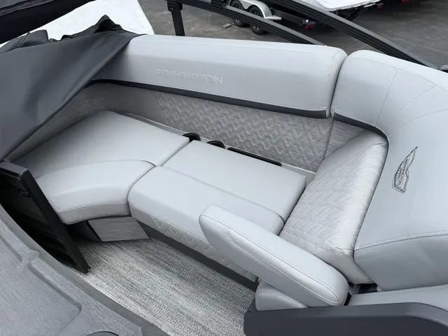 Slide: The Image of Bennington M Quad Bench 22 MFB Tritoon 2025 - 26