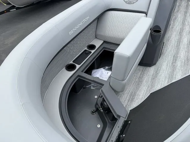 Slide: The Image of Bennington M Quad Bench 22 MFB Tritoon 2025 - 8