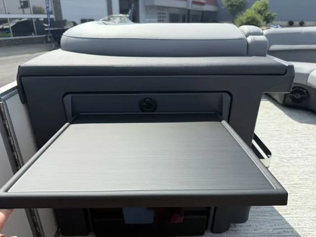 Slide: The Image of Bennington M Quad Bench 22 MFB Tritoon 2025 - 23