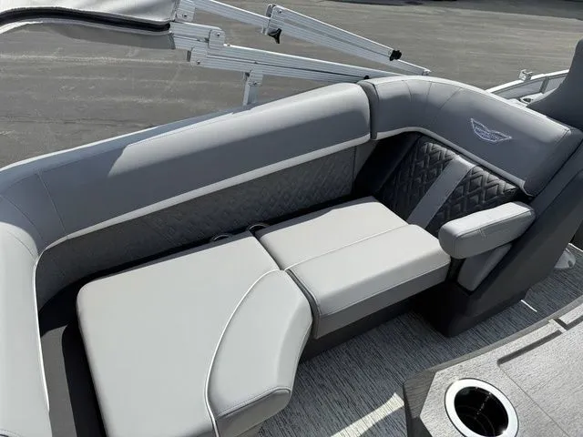 Slide: The Image of Bennington M Quad Bench 22 MFB Tritoon 2025 - 26