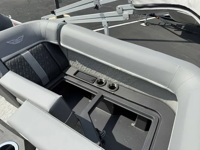 Slide: The Image of Bennington M Quad Bench 22 MFB Tritoon 2025 - 29