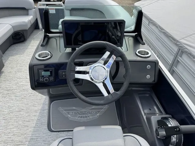 Slide: The Image of Bennington M Quad Bench 22 MFB Tritoon 2025 - 13