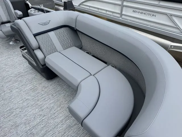 Slide: The Image of Bennington M Quad Bench 22 MFB Tritoon 2025 - 8