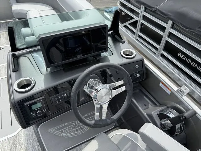 Slide: The Image of Bennington M Quad Bench 24 MFB Tritoon 2025 - 15