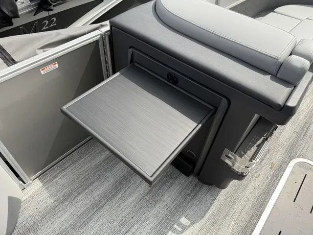 Slide: The Image of Bennington M Quad Bench 24 MFB Tritoon 2025 - 20