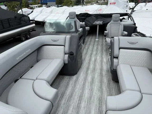 Slide: The Image of Bennington M Quad Bench 22 MFB Tritoon 2025 - 6