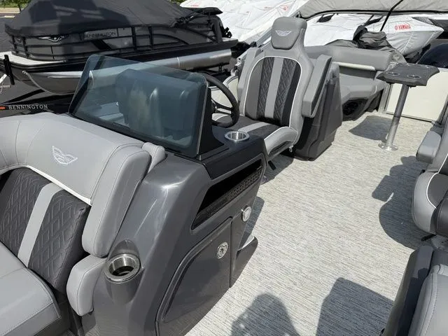 Slide: The Image of Bennington M Quad Bench 22 MFB Tritoon 2025 - 13