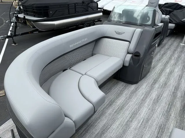 Slide: The Image of Bennington M Quad Bench 22 MFB Tritoon 2025 - 7