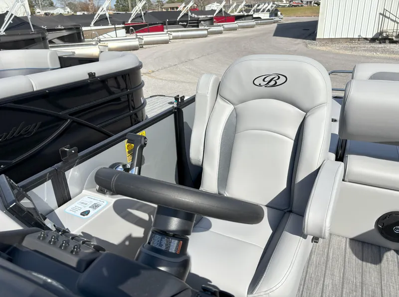 Slide: The Image of Bentley Pontoons Legacy 200 Swingback 2025 - 15