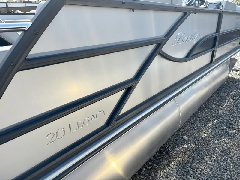 Slide: The Image of Bentley Pontoons Legacy 200 Swingback 2025 - 2