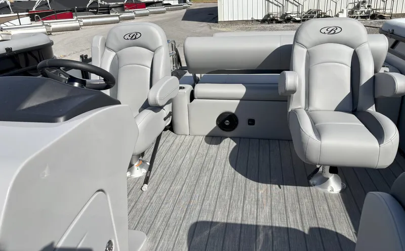 Slide: The Image of Bentley Pontoons Legacy 200 Swingback 2025 - 4