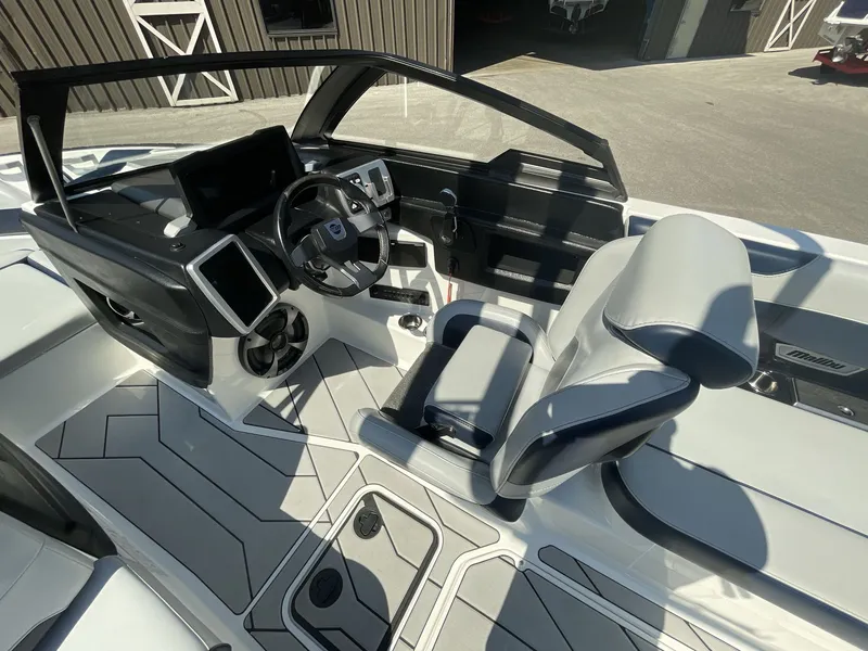 Slide: The Image of Malibu Wakesetter 22 LSV 2021 - 138