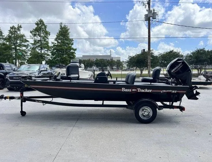 Slide: The Image of Tracker Bass Tracker Classic XL 2024 - 49