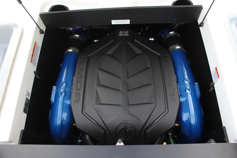 Slide: The Image of MasterCraft XT20 2025 - 18