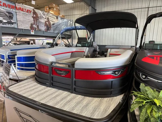 The Image of Bennington M Swingback 24 MSB Tritoon 2025 - 1