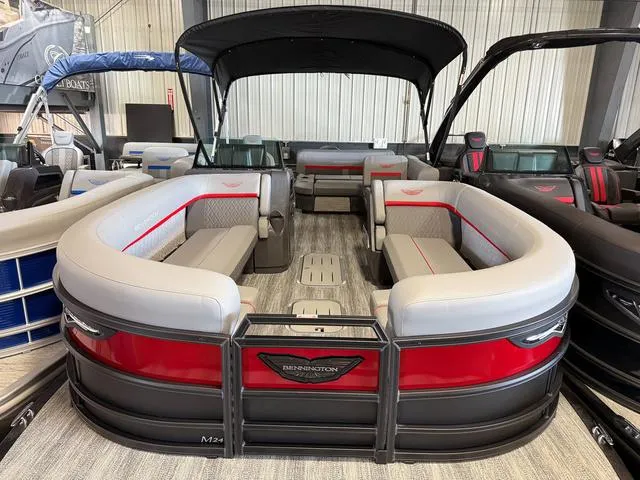 Slide: The Image of Bennington M Swingback 24 MSB Tritoon 2025 - 3