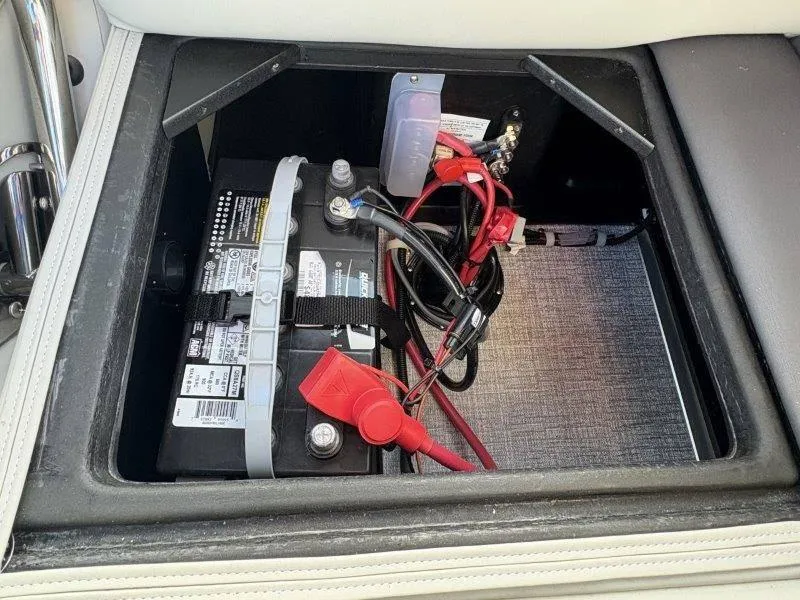 Slide: The Image of Harris Cruiser 230 SL 2025 - 27