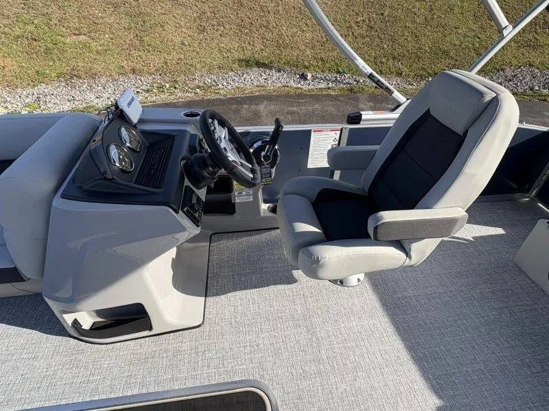 Slide: The Image of Harris Cruiser 230 SL 2025 - 30