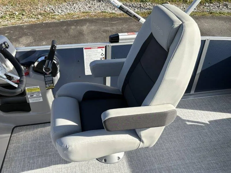 Slide: The Image of Harris Cruiser 230 SL 2025 - 32