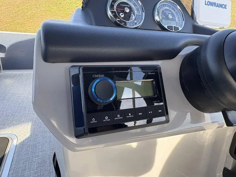 Slide: The Image of Harris Cruiser 230 SL 2025 - 43