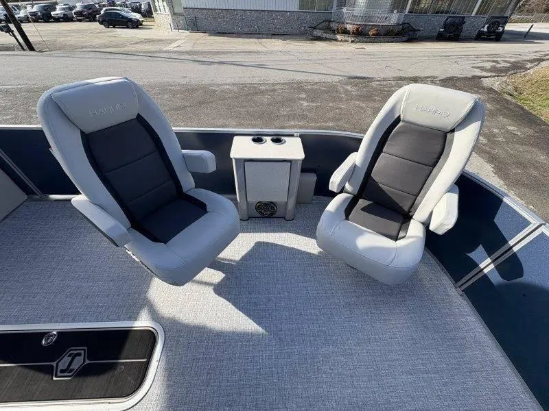 Slide: The Image of Harris Cruiser 230 SL 2025 - 45