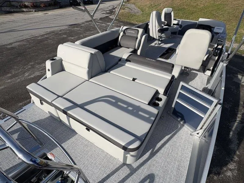 Slide: The Image of Harris Cruiser 230 SL 2025 - 46