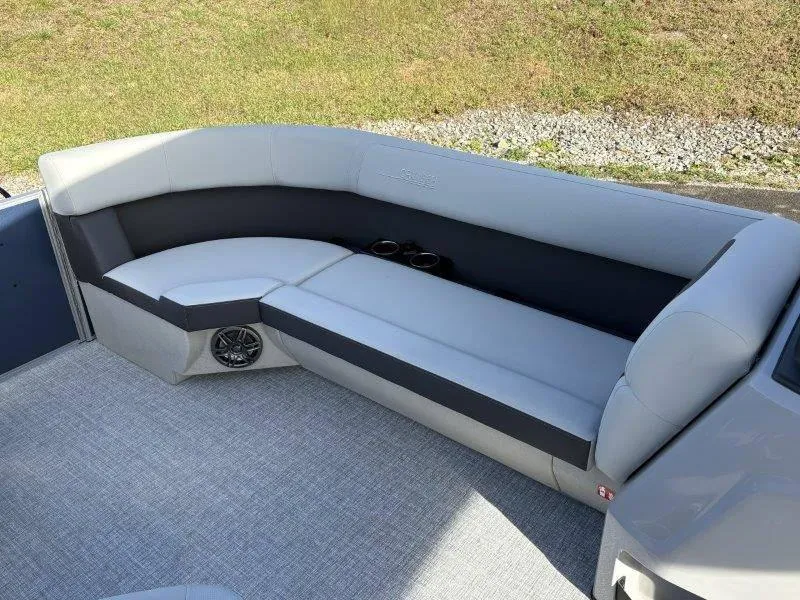 Slide: The Image of Harris Cruiser 230 SL 2025 - 49