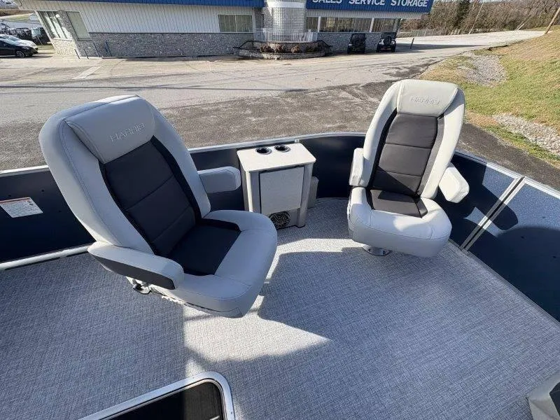 Slide: The Image of Harris Cruiser 230 SL 2025 - 53