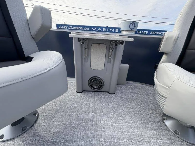 Slide: The Image of Harris Cruiser 230 SL 2025 - 77