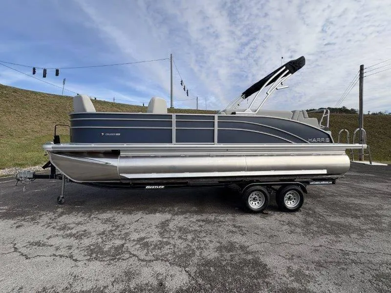 Slide: The Image of Harris Cruiser 230 SL 2025 - 85